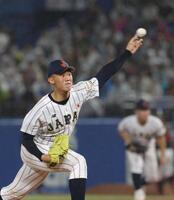 力投する小林鉄三郎（撮影・佐々木彰尚）