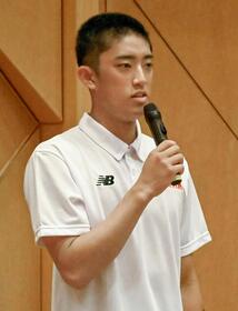 　結団式で意気込みを語る織田
