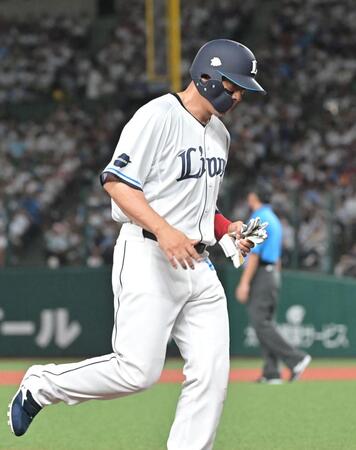 ６回を終わり無安打の栗山（撮影・持木克友）