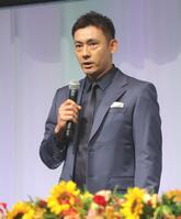 引退会見を行う栗山（撮影・吉澤敬太）