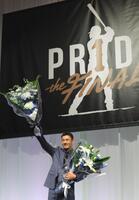 晴れ晴れとした表情で引退会見を行った栗山（撮影・吉澤敬太）