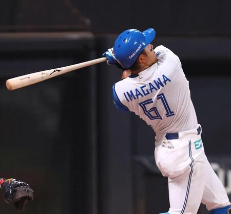 ２回、同点ソロを放つ今川（撮影・中島達哉）