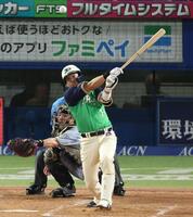 ２回、中前打を放つ山田（撮影・金田祐二）