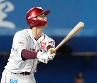 ５回、宗山が右越えに先制３ランを放つ