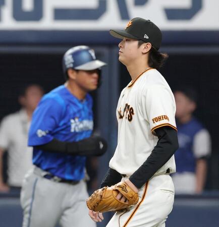 ８回、代打・筒香の適時打で同点を許す田中瑛（撮影・立川洋一郎）