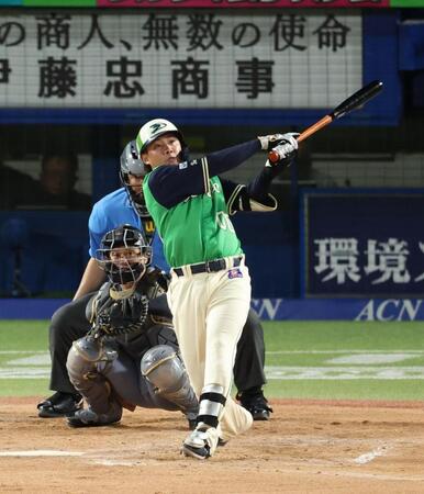 ３回、左越えソロを放つ赤羽（撮影・金田祐二）