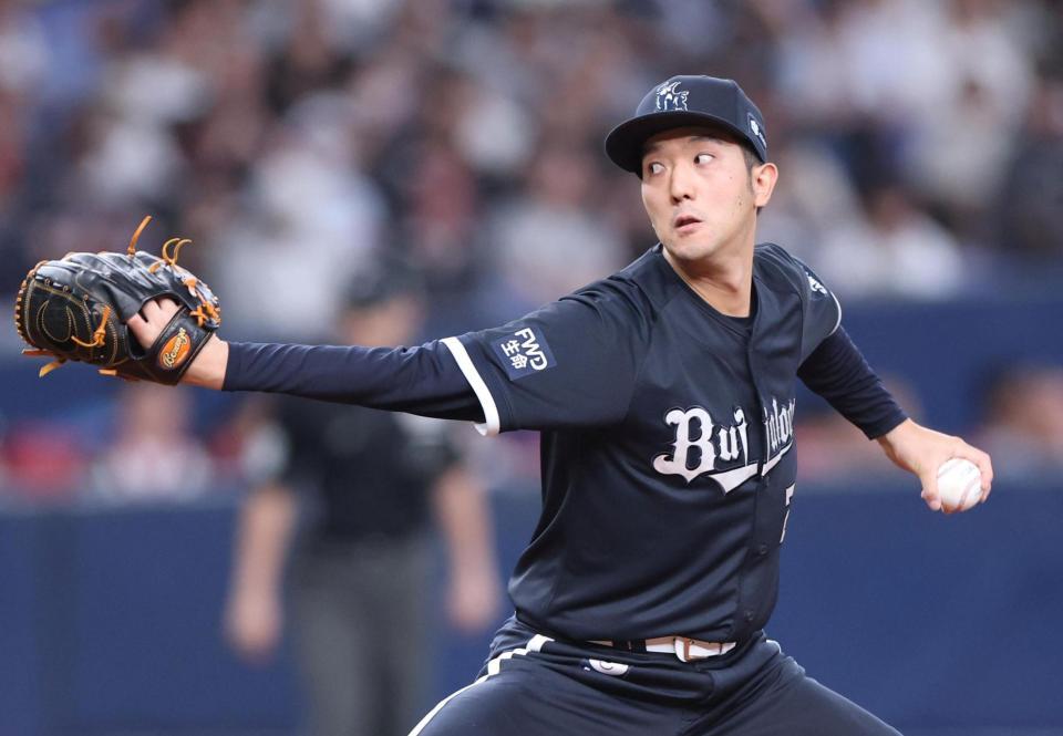 ６回から２番手で登板する田嶋（撮影・中田匡峻）