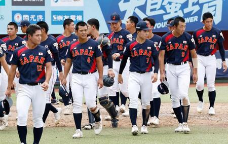 スリランカに大勝した高校日本代表の選手たち＝台北（共同）