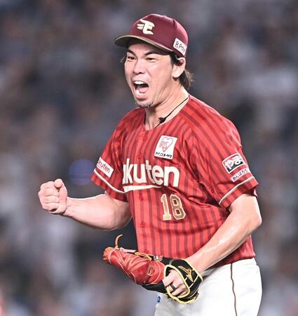 ６回、井上を遊ゴロ併殺に打ち取り雄たけびを上げる前田健（撮影・開出牧）