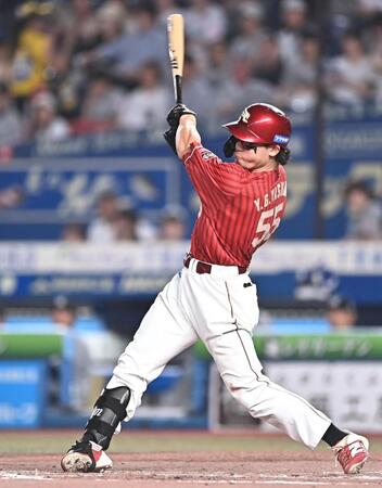 ４回、右前打を放つＹＧ安田（撮影・開出牧）