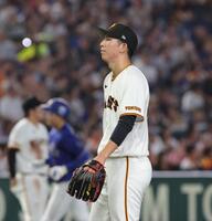 ４回、岡林に３ランを浴びた戸郷（撮影・佐々木彰尚）