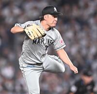 ８回から登板し１死ニングを無失点に抑えた鈴木（撮影・開出牧）