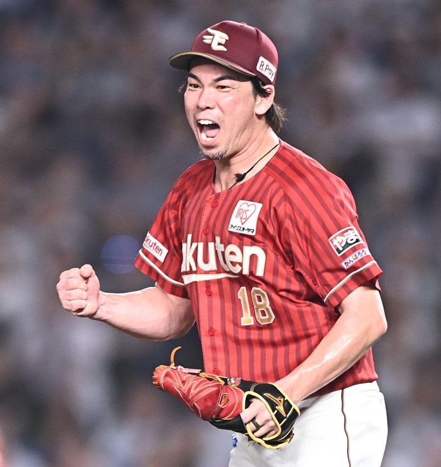６回、井上を遊ゴロ併殺に打ち取り雄たけびを上げる前田健（撮影・開出牧）