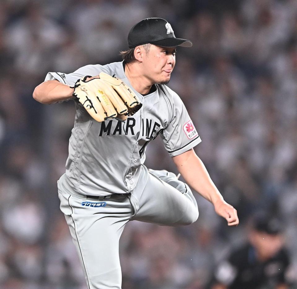 ８回から登板し１死ニングを無失点に抑えた鈴木（撮影・開出牧）