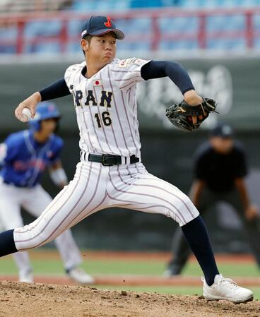 フィリピン戦に２番手で登板した鈴木＝台北（共同）