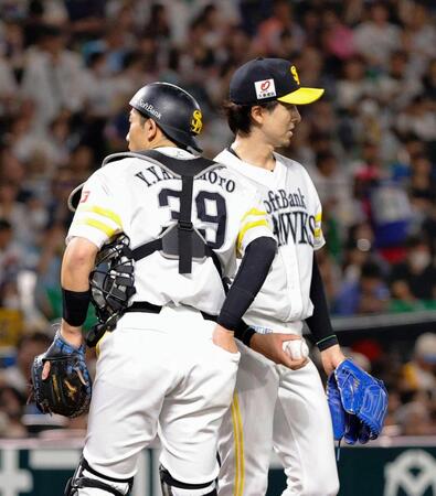 ２回、有薗に適時打を許し捕手・山本祐と話す上沢