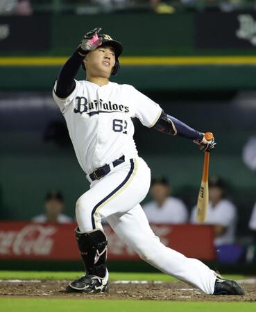 ２回、堀は空振りの三振に倒れる（撮影・坂部計介）