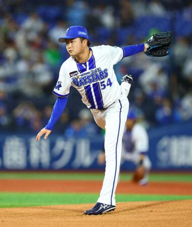 先発し力投する石田裕（撮影・石井剣太郎）