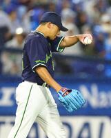 ３回、勝ち越しを許した山野（撮影・石井剣太郎）