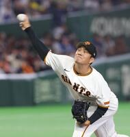 ８回に登板した則本（撮影・佐々木彰尚）
