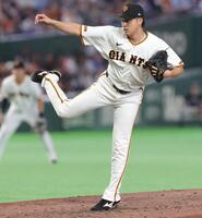 ６回に登板した堀田（撮影・佐々木彰尚）