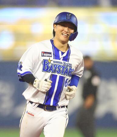 ３回、本塁打を放った古市（撮影・石井剣太郎）
