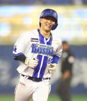 ３回、本塁打を放った古市（撮影・石井剣太郎）