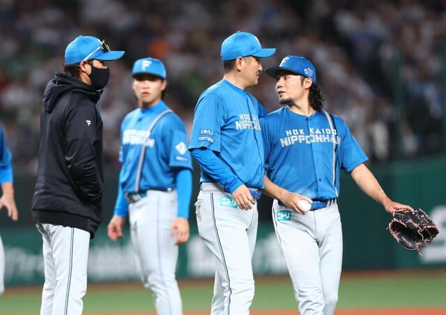 新庄監督　伊藤と黒田コーチ騒動に言及