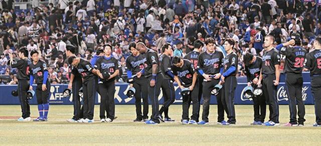 　ヤクルトに敗れた中日ナイン