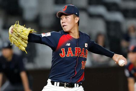 決勝の韓国戦に３番手で登板した小林（共同）