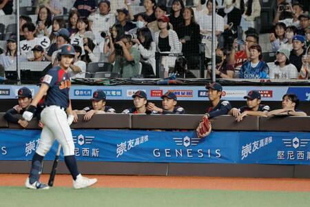 決勝で韓国に敗れた高校日本代表（共同）