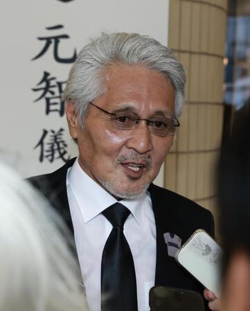 渡辺元智さんとの思い出を語る愛甲猛氏（撮影・伊藤笙子）