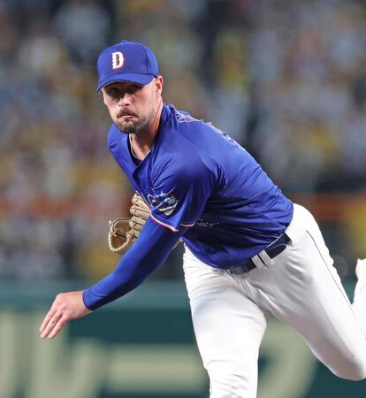 阪神打線を相手に力投するマラー（撮影・立川洋一郎）
