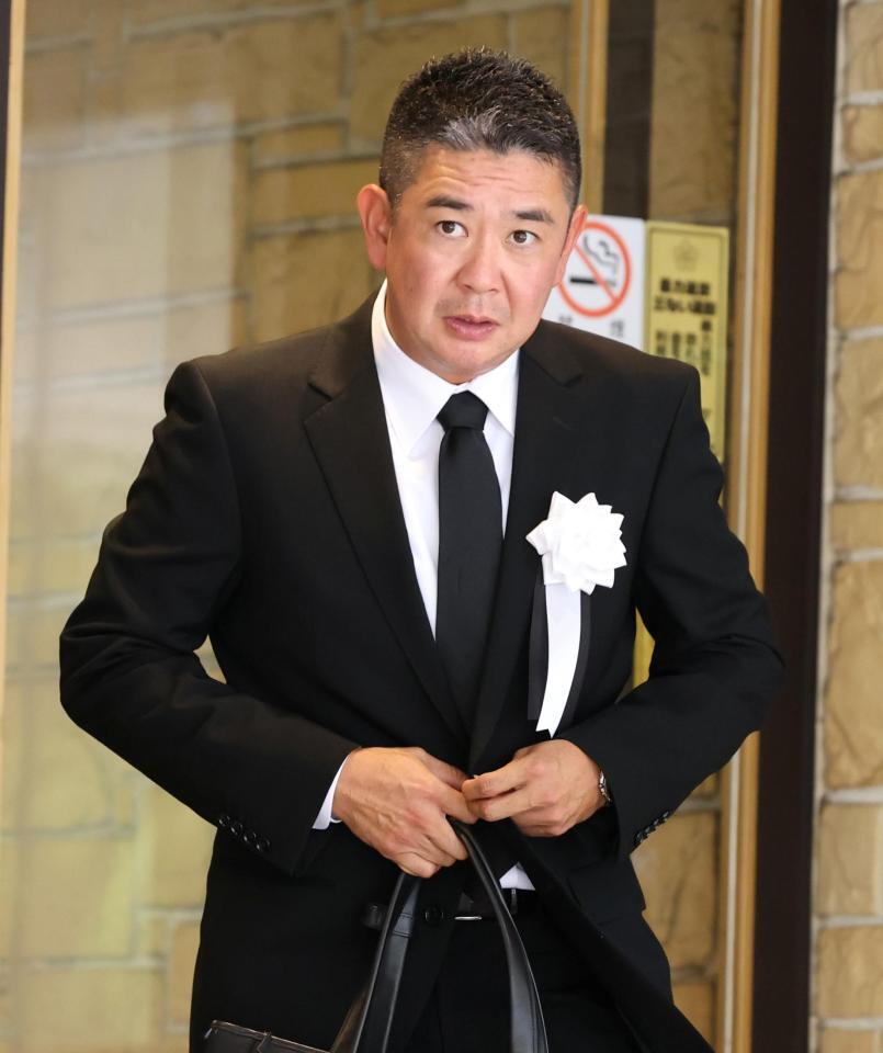 渡辺元智さんのお別れの会に出席した横浜・村田浩明監督（撮影・伊藤笙子）