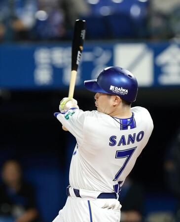２回、右越え３ランを放つ佐野（撮影・伊藤笙子）
