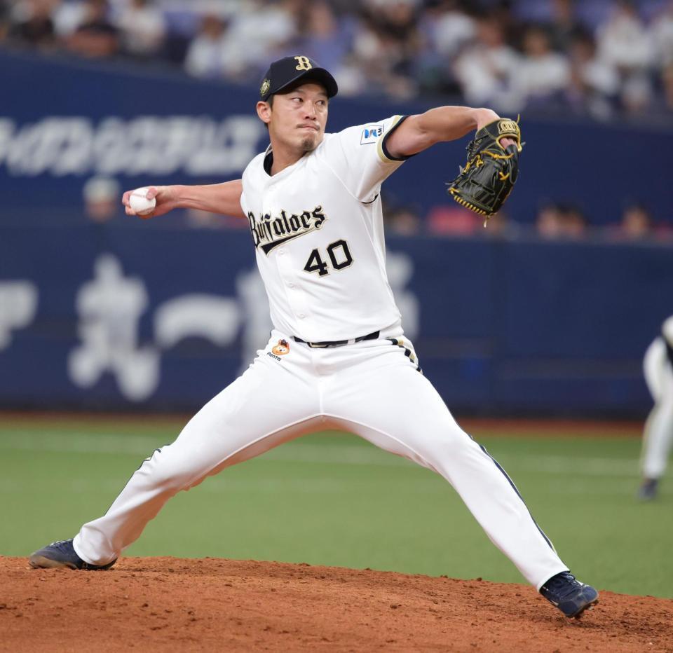 １０回、５番手で登板した岩嵜（撮影・坂部計介）