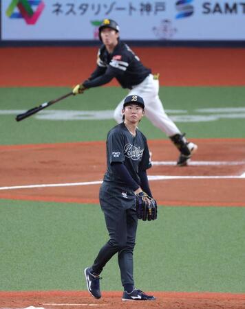 ６回、柳町達に同点適時打を打たれる曽谷（撮影・立川洋一郎）