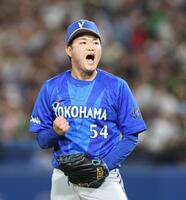 ３回、ピンチを脱しほえる石田裕（撮影・金田祐二）