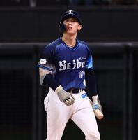 ８回、空振り三振を喫する小島（撮影・中島達哉）