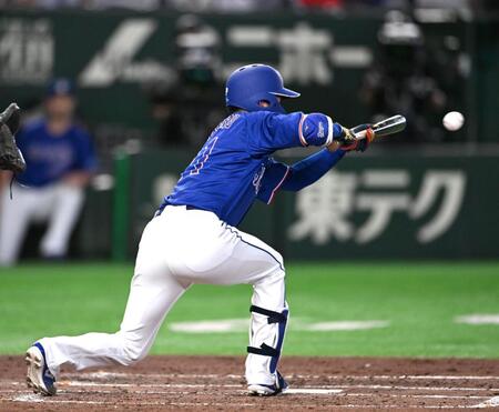 ５回、スクイズを試みるも失敗する金丸（撮影・堀内翔）