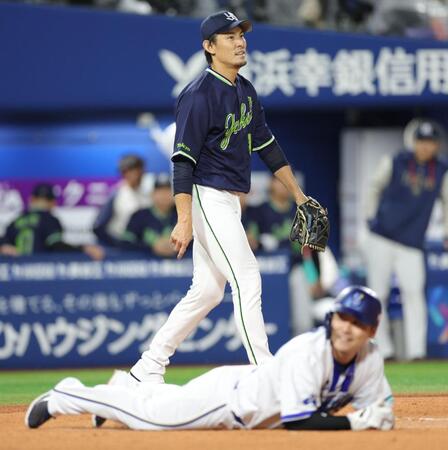 ２回、古市に先制打を浴びた高梨（撮影・西岡正）