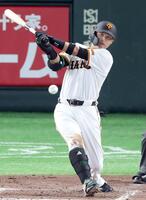 ４回、吉川が中前に２点打を放つ