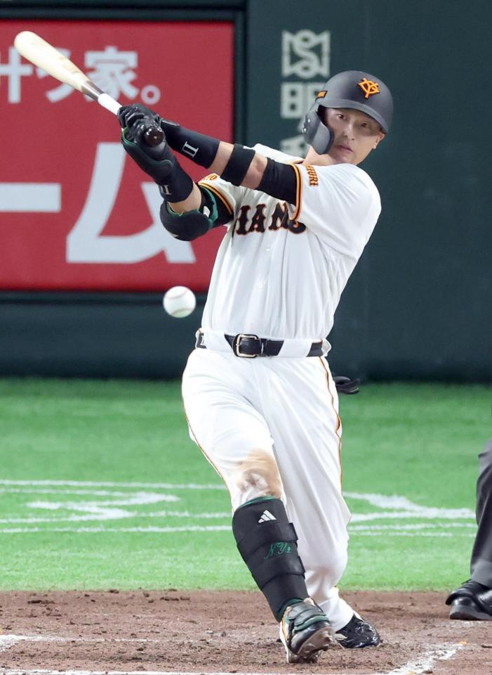 ４回、吉川が中前に２点打を放つ