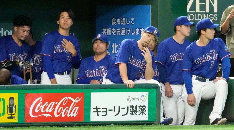巨人に大敗を喫した中日ナイン。６年連続Ｂクラスが確定した