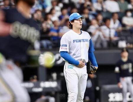 １回、宗（左）に先制３ランを浴びる有原（撮影・中島達哉）