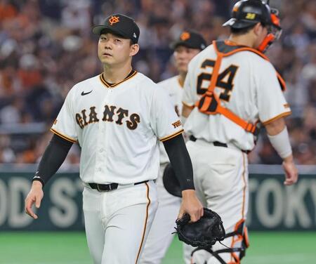 ６回途中、降板する小笠原