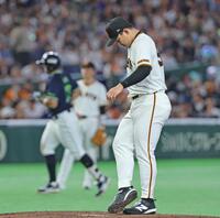 ４回、オスナに先制ソロを浴びた小笠原