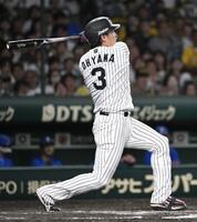 DeNA 新ビジターユニホーム発表 相川監督「すごく戦いがいがあり