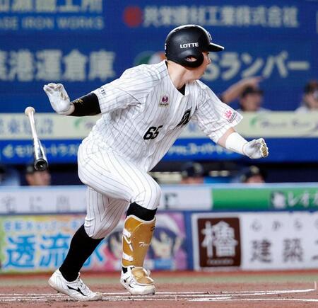 １回、寺地が左前に先制打を放つ