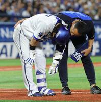 ４回、死球を受けた宮崎